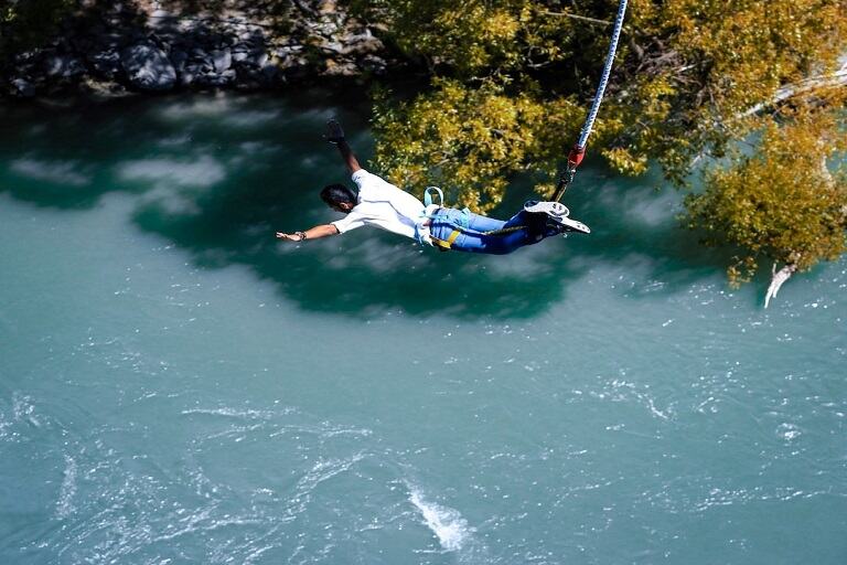 Bungee jumping