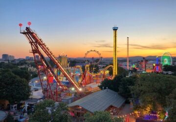 Queensland Amusement Park Activity